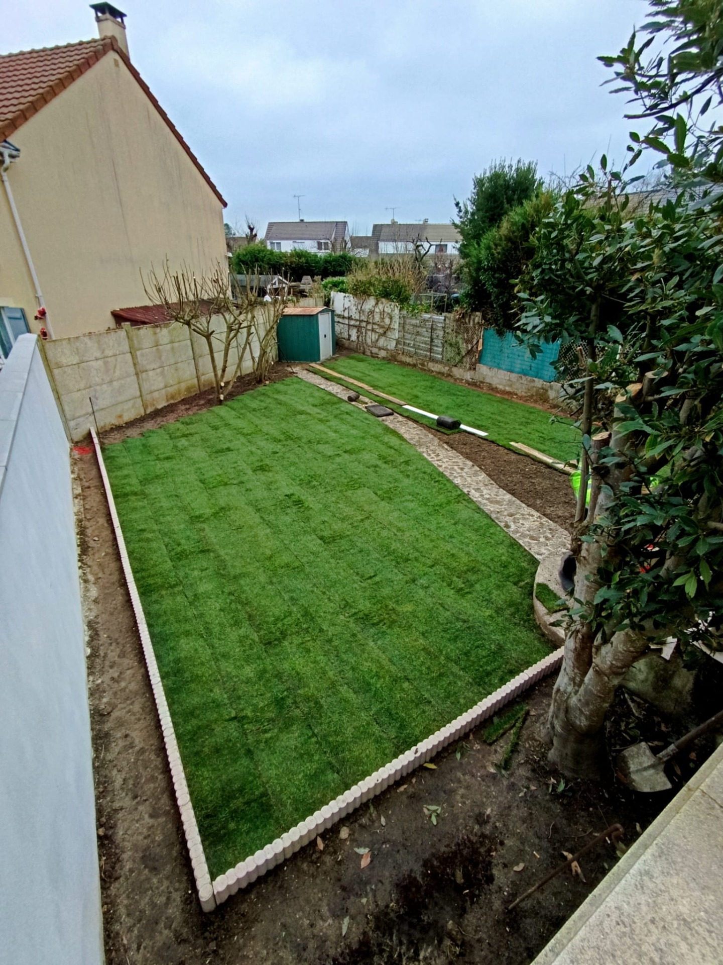 Jardim ronovado em França. Departamento 77 Presles en Brie
