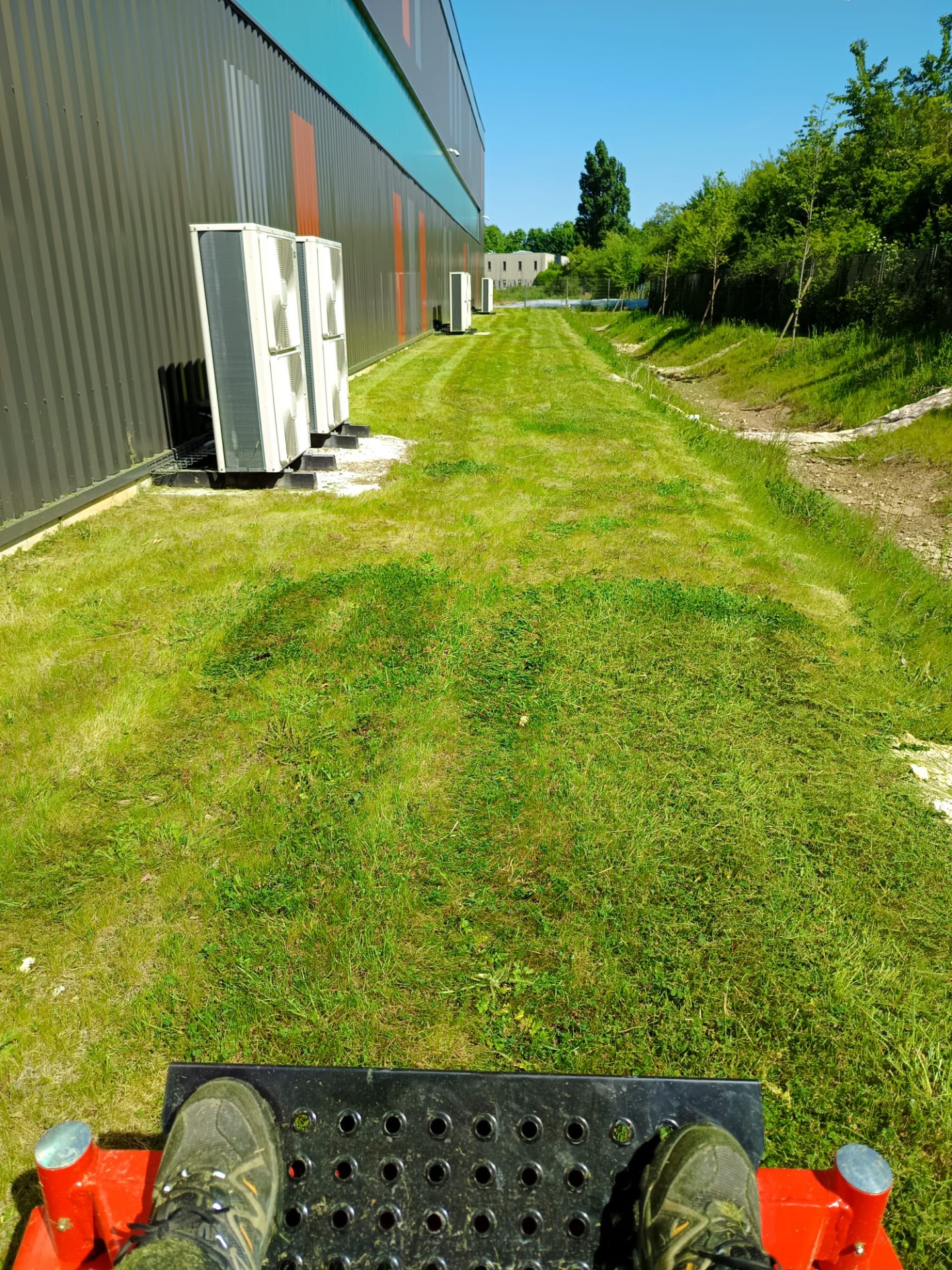 Manutenção de cliente que ainda faz parte de nossa lista de clientes em França. Departamento 77 Colegien